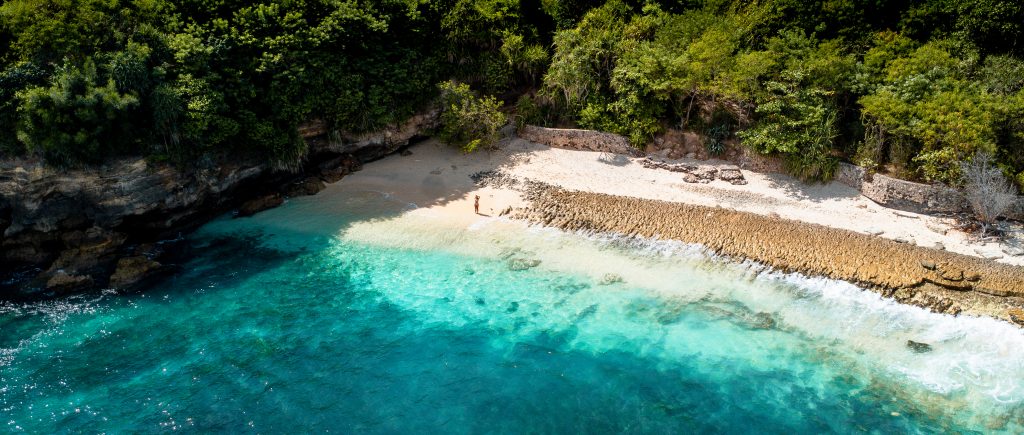 beach in nusa lembongan